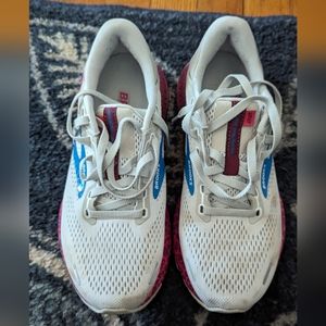 Brooks Adrenaline GTS 22